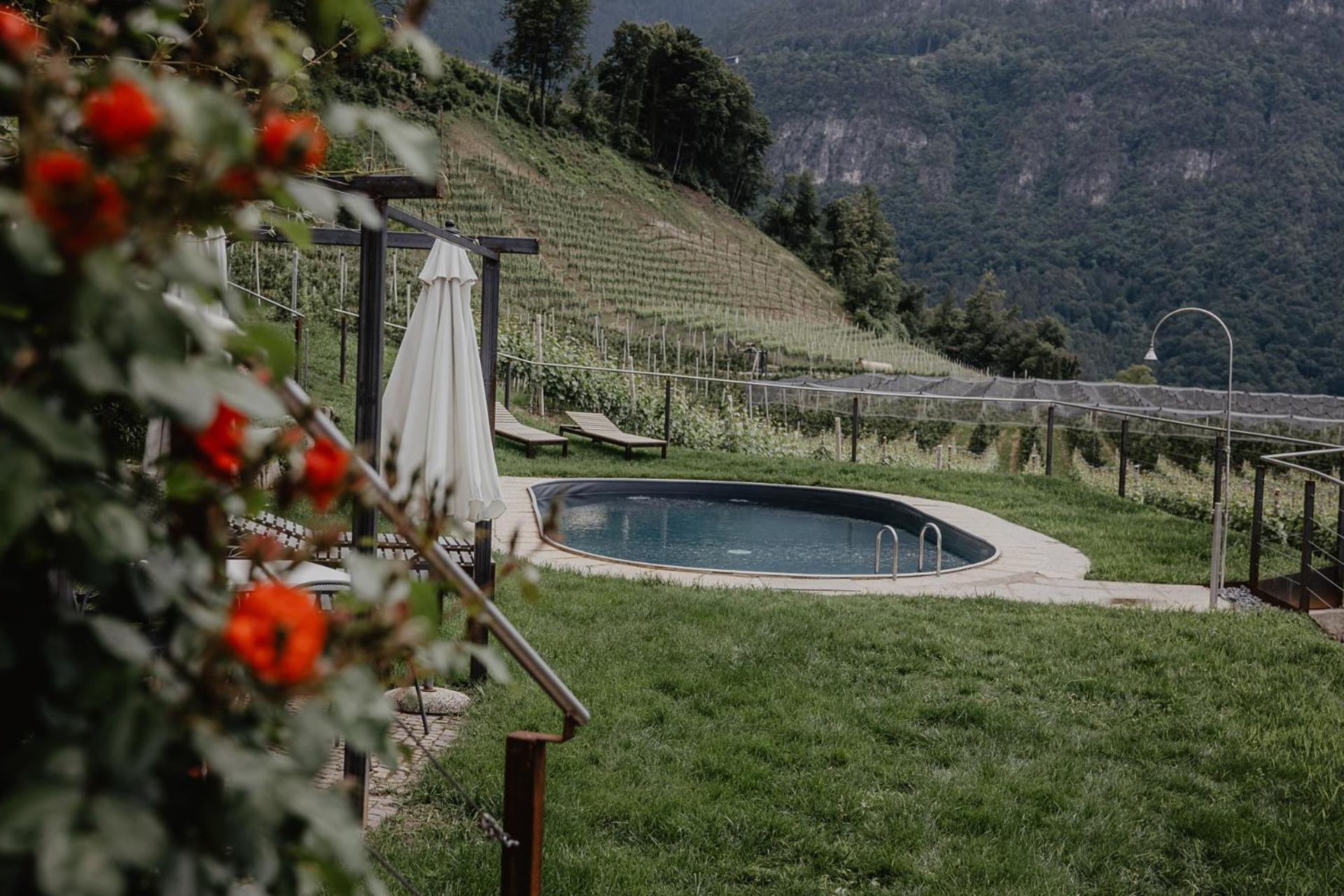 Engadiner Apartments & Wines Montagna Exterior foto